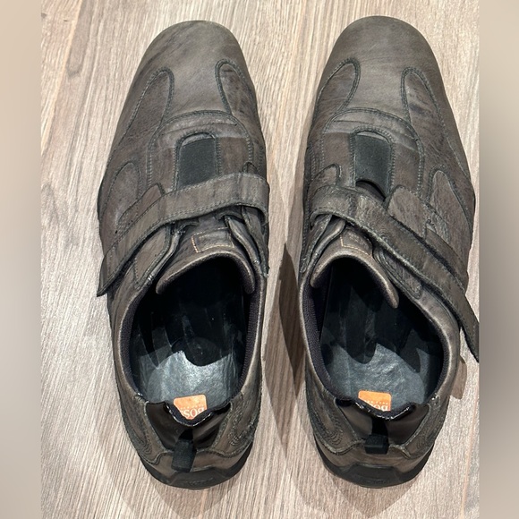 Men's Hugo Boss grey leather vecro shoes, size 11 - Picture 3 of 9